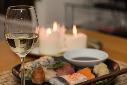 Sushi und Wein asiatisch Essen und Wein