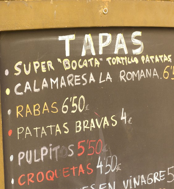 Tapas Tafel aus Spanien